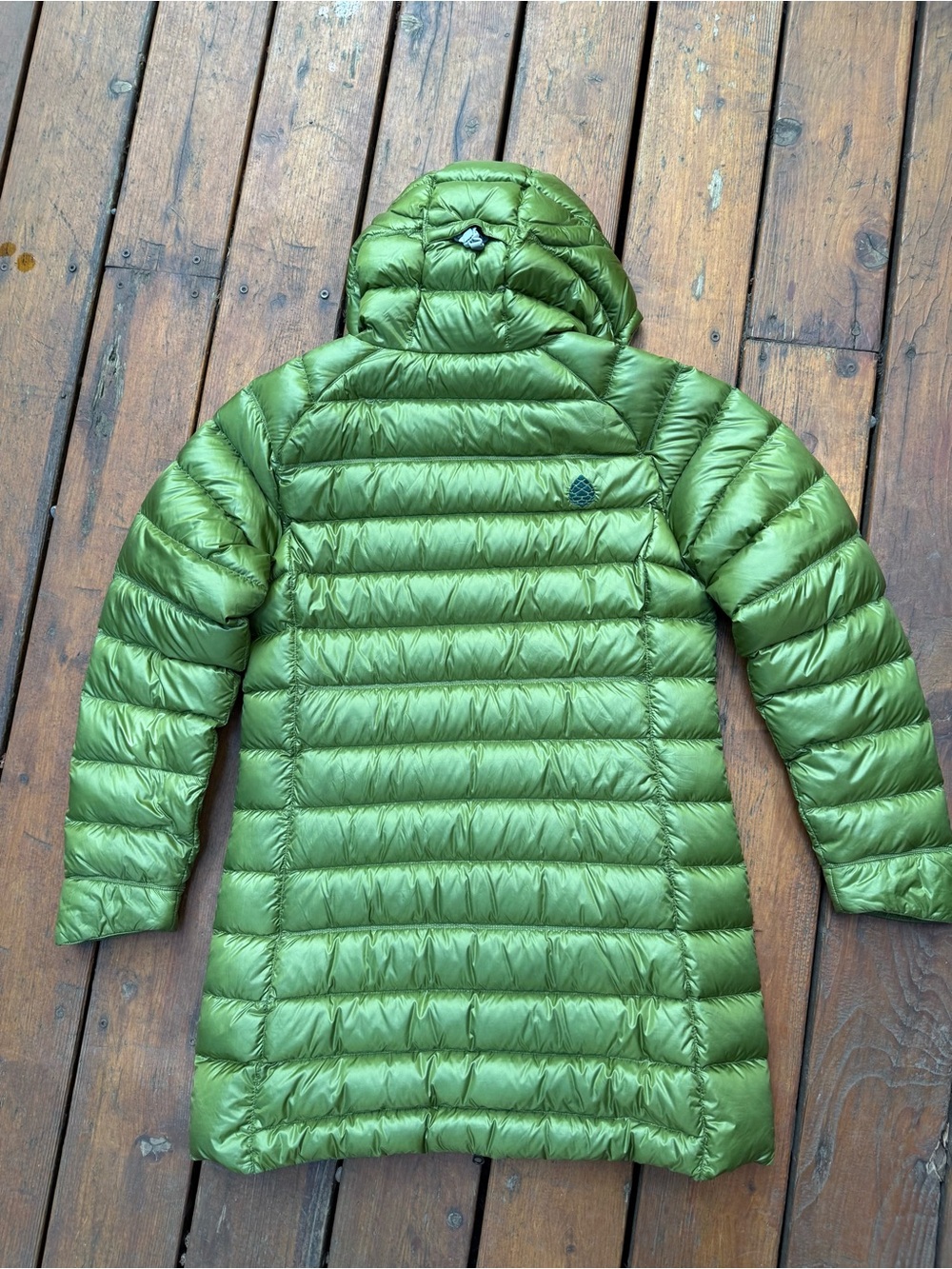 Stio Women's Hometown Hooded Parka in Autumn Green - Picture 8 of 8